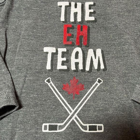 0-3M Elmo and Hockey - Canada themed onesies bundle - Picture 7 of 8